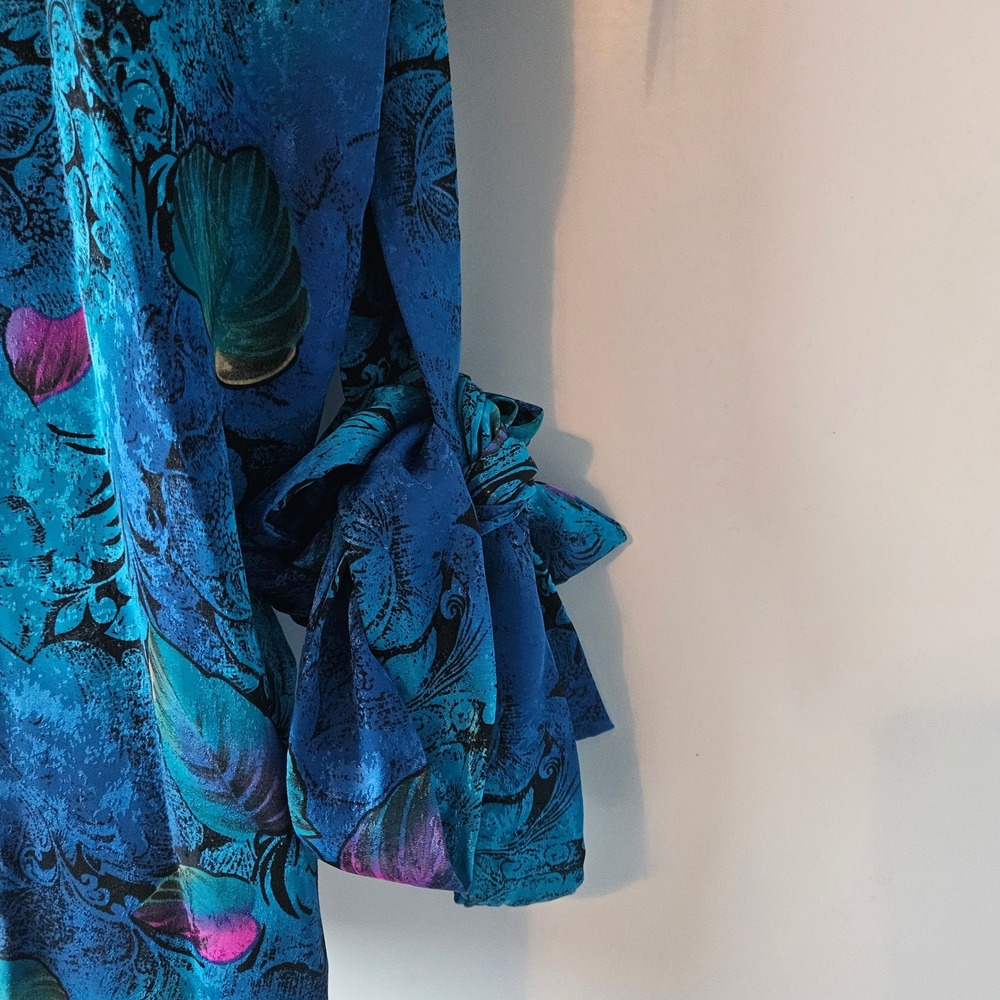 NWT Hidden Fantasies Robe Womens Large‎ Blue Kimono Belted Satin Peacock - Picture 5 of 7